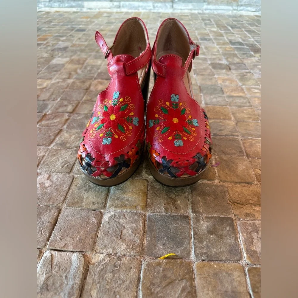Colorful Embroidered Women's Platform Shoes